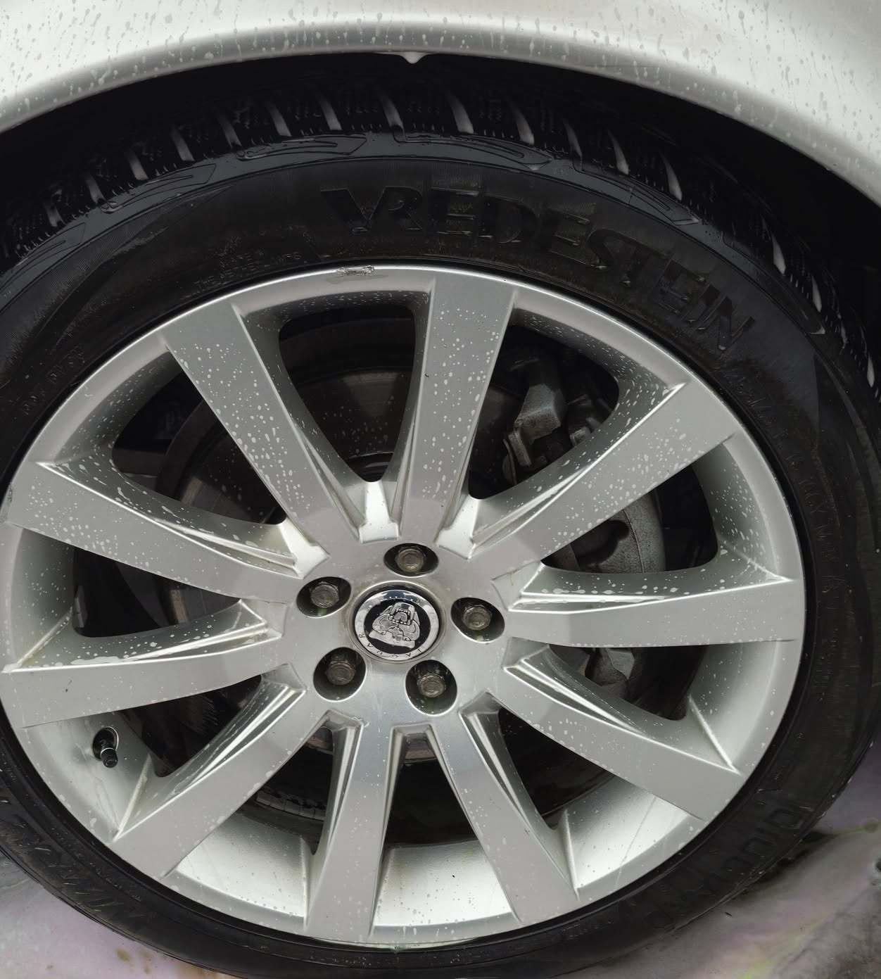 Jaguar w StudioCuda — zadbamy o każdy detal